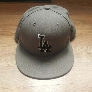 New Era LA Dodgers fitted had 7 1/4